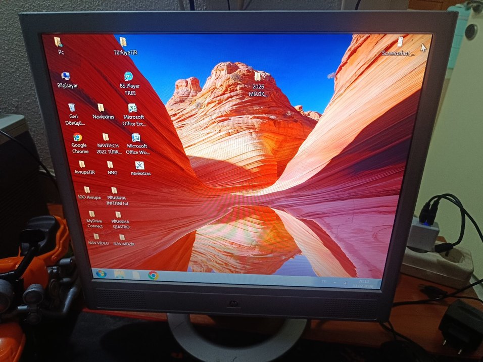 Hp 17" VGA li LCD Monitör iyi durumda - Görsel 2