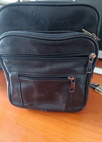  Beden siyah Renk Deri El Çantası 17*22 cm.