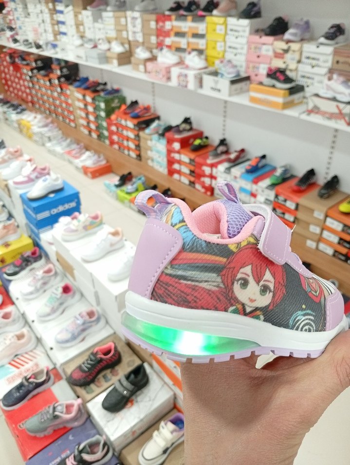 ışıklı Kız Çocuk Renkli Baskılı Spor Ayakkabı - Görsel 3