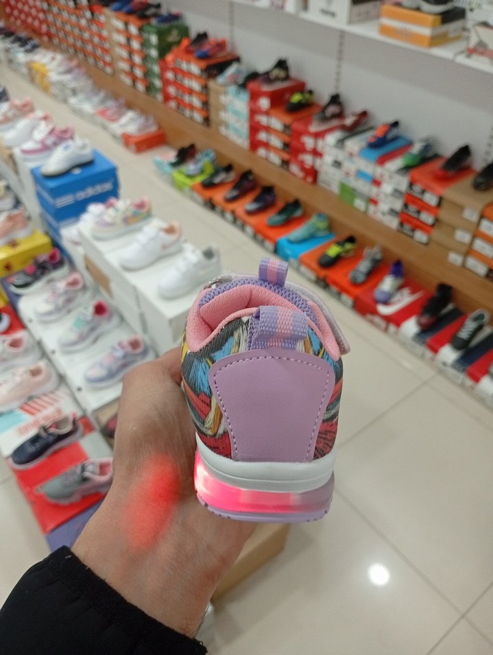 ışıklı Kız Çocuk Renkli Baskılı Spor Ayakkabı - Görsel 2