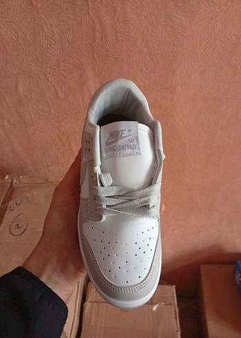 Beyaz Gri Nike Blok Topuklu Spor Ayakkabı - Görsel 5