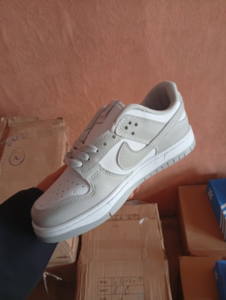 Beyaz Gri Nike Spor Ayakkabı - Görsel 3