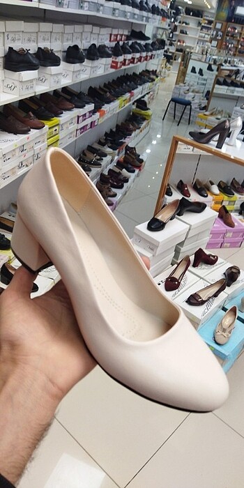 Kadın stiletto abiye ayakkabısı 