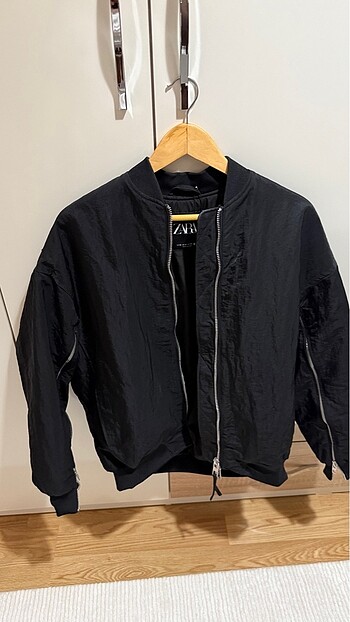 ZARA FERMUAR DETAYLI BOMBER CEKET