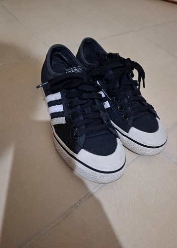 Adidas Siyah Beyaz Çizgili Spor Ayakkabı - Görsel 2