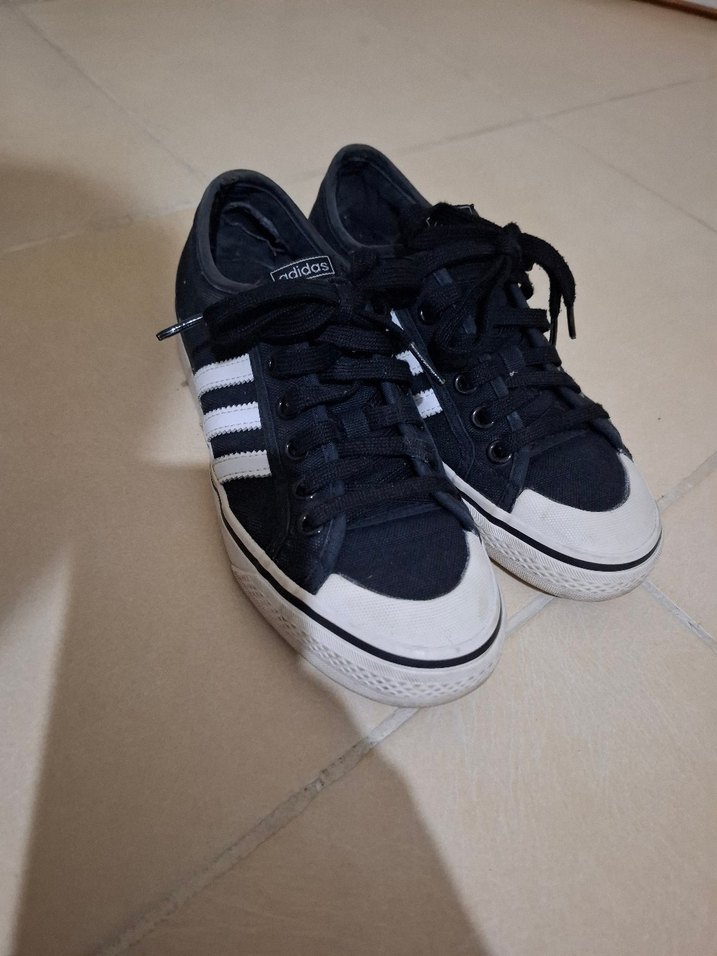 Adidas Siyah Beyaz Çizgili Spor Ayakkabı - Görsel 2