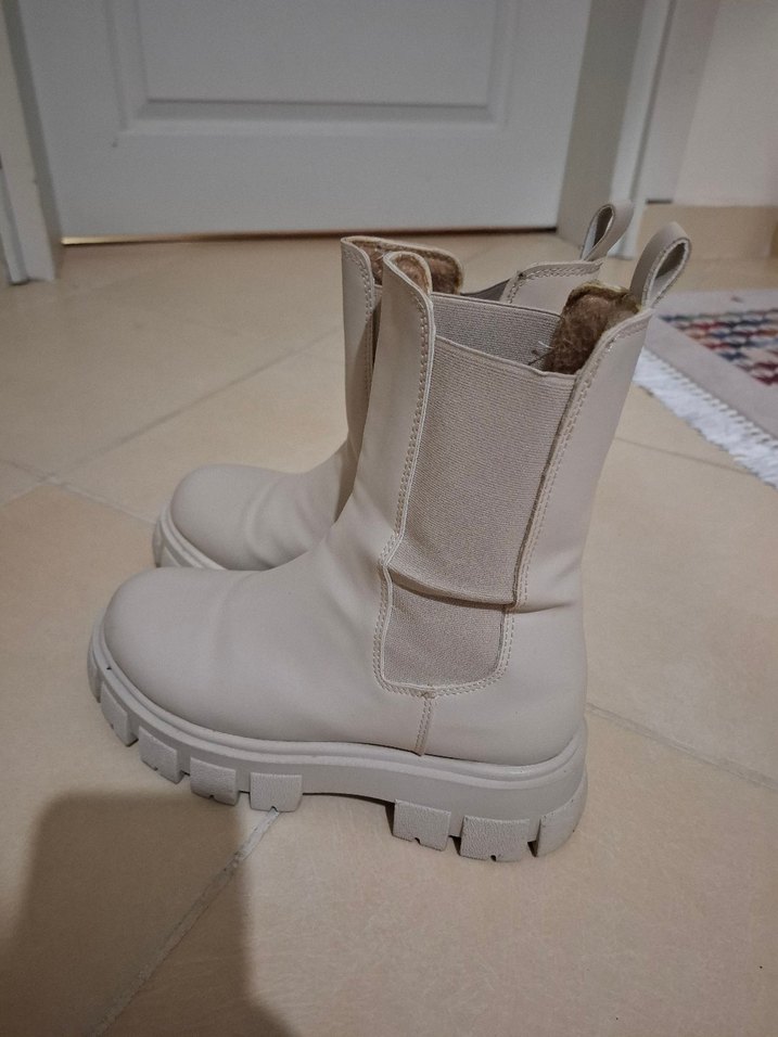 Bej Kadın Kürklü Platform Topuklu Bot - Görsel 3