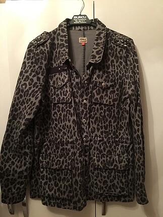 Gri leopar detaylo oversize kot ceket kalca altinda boyu