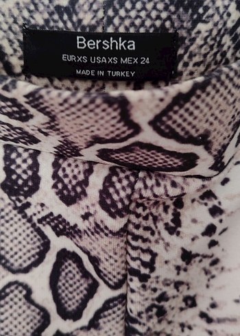 xs Beden gri Renk Bershka Gri Yılan Desenli Kadın İspanyol Paça Pantolon