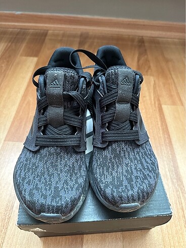36 Beden Adidas bayan ayakkabı
