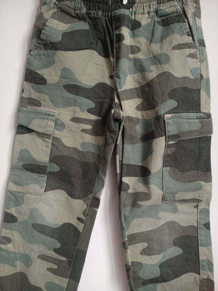 Erkek Çocuk Kamuflaj Desenli Gri Bol Pantolon - Görsel 2