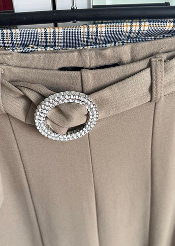 Bej Kemerli Rahat Kesim Kadın Kumaş Pantolon - Görsel 2