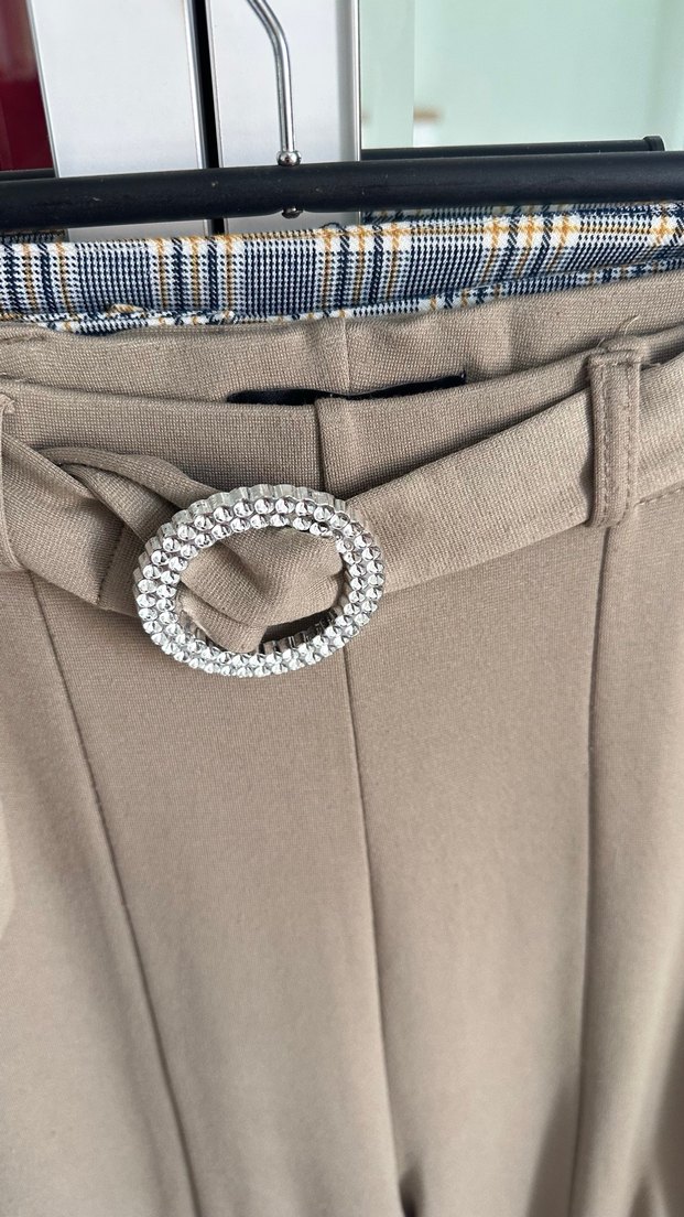 Bej Kemerli Rahat Kesim Kadın Kumaş Pantolon - Görsel 2