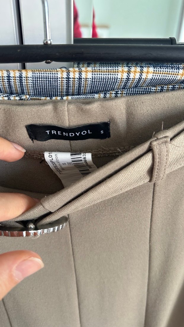 Bej Kemerli Rahat Kesim Kadın Kumaş Pantolon - Görsel 3