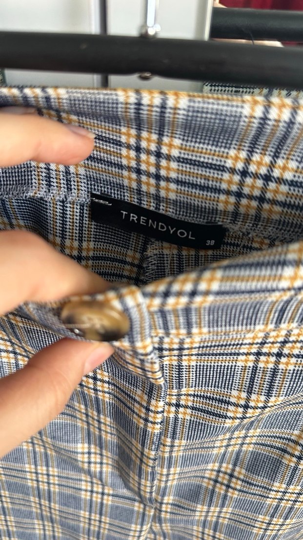 Düğmeli Ekose Desenli Bej Kadın Kumaş Pantolon - Görsel 3