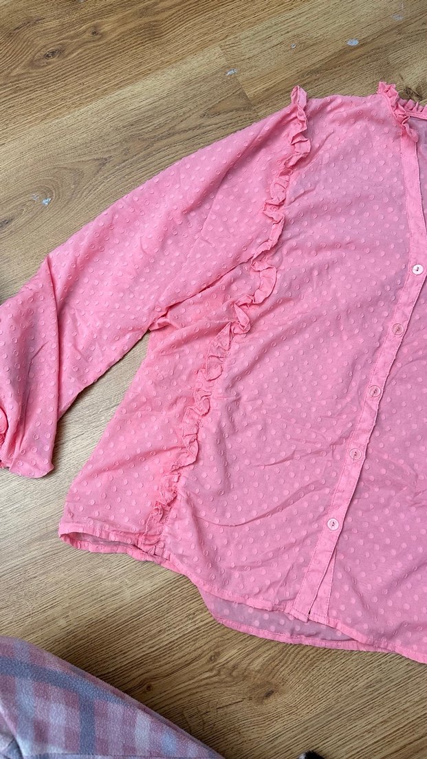 Pembe Fırfırlı V Yaka Kadın Gömlek - Görsel 3