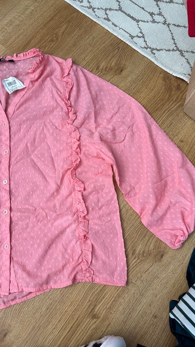 Pembe Fırfırlı V Yaka Kadın Gömlek - Görsel 4