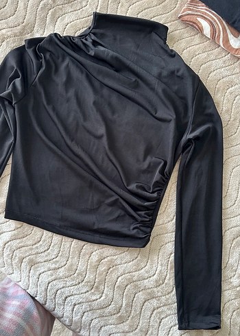 Uzun Kollu Siyah Drapeli Boğazlı Bluz - Görsel 4