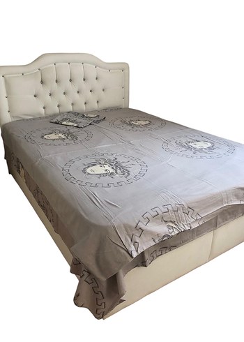 Beyaz ve Gri Baskılı Nevresim - Görsel 2