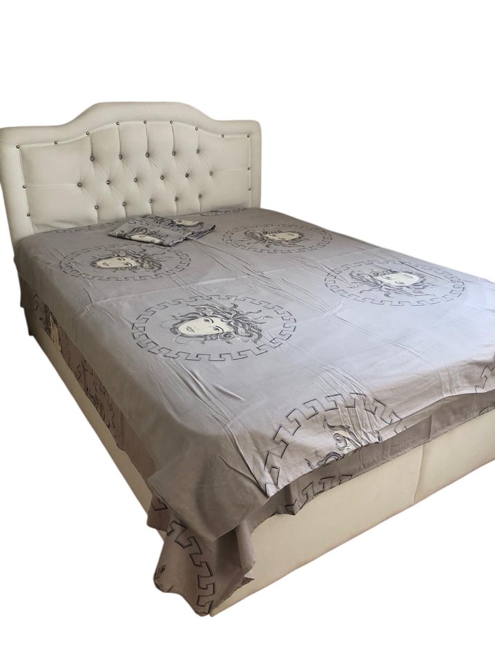 Beyaz ve Gri Baskılı Nevresim - Görsel 2