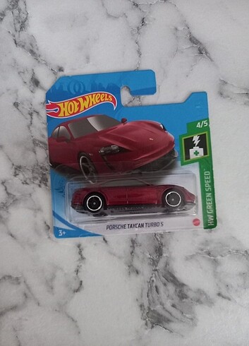 Hot wheels porsche taycan turbo s (ESKİ CASE ÜRÜN)