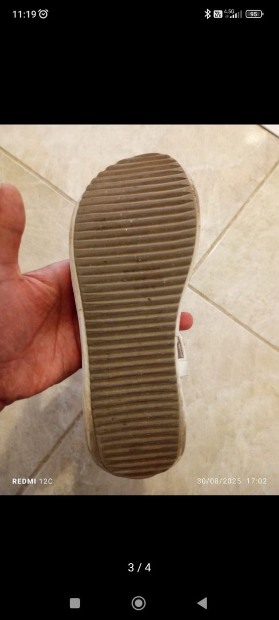 Boncuk İşlemeli Beyaz Dolgu Topuklu Kadın Sandalet - Görsel 3