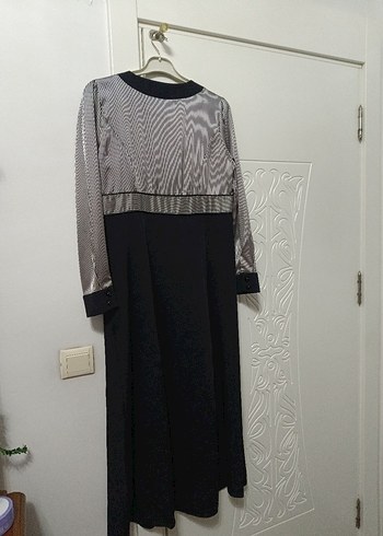 Uzun Kollu Kemerli Siyah Gri Elbise - Görsel 2