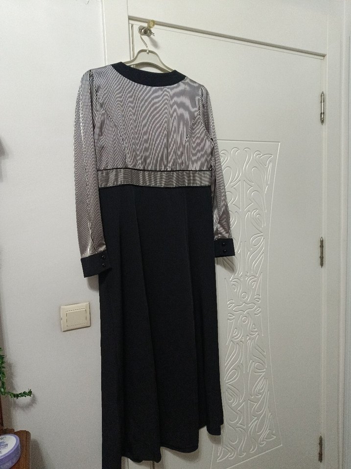 Uzun Kollu Kemerli Siyah Gri Elbise - Görsel 2