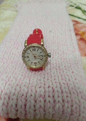Klasik Kırmızı Kadın Kol Saati - Görsel 2