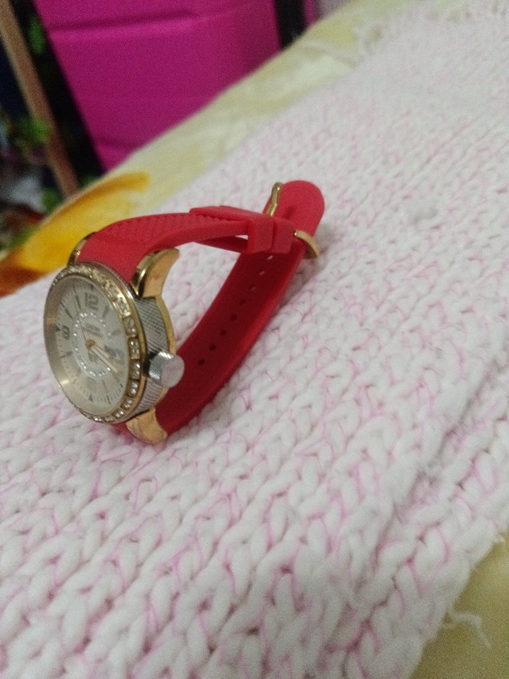 Klasik Kırmızı Kadın Kol Saati - Görsel 3