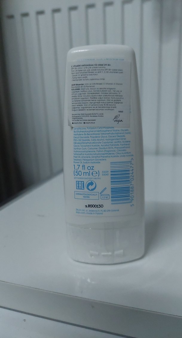 Ziaja SPF50+ C Vitamini İçeren Yüz Kremi - Görsel 2