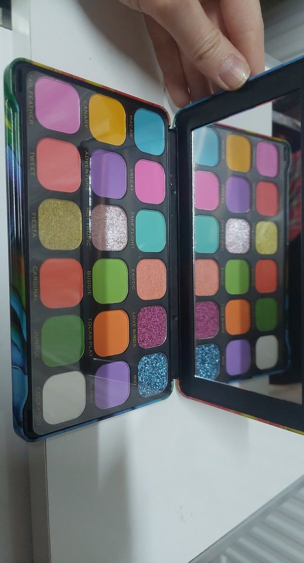 Revolution Çok Renkli Far Paleti - Görsel 3