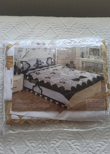 Beden beyaz Renk Baskılı Beyaz Nevresim Takımı