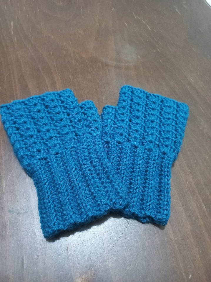 Örgü Mavi Parmaksız Kadın Eldiveni - Görsel 2