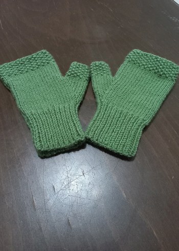 Yeşil Örgü Parmaksız Kadın Eldiveni - Görsel 3