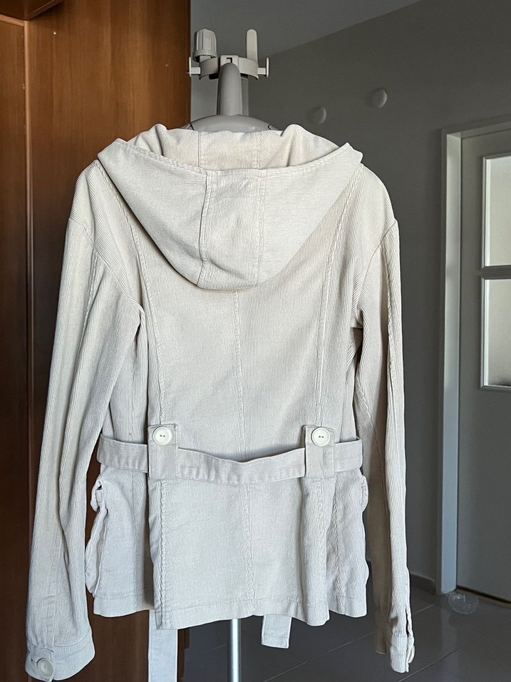 Düğmeli Bej Kadın Ceket - Görsel 3