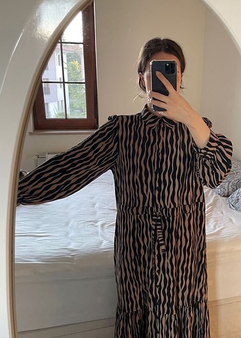 Kahverengi Zebra Desenli Uzun Kadın Elbisesi - Görsel 4