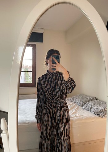 Kahverengi Zebra Desenli Uzun Kadın Elbisesi - Görsel 7