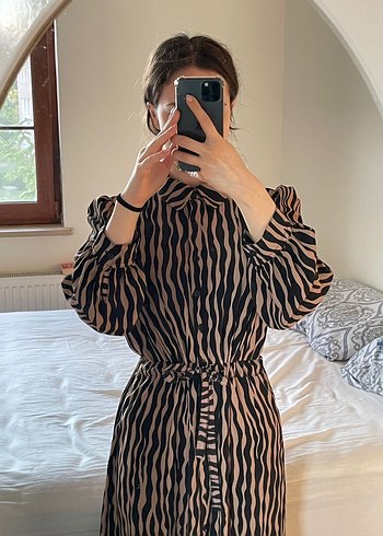 Kahverengi Zebra Desenli Uzun Kadın Elbisesi - Görsel 2