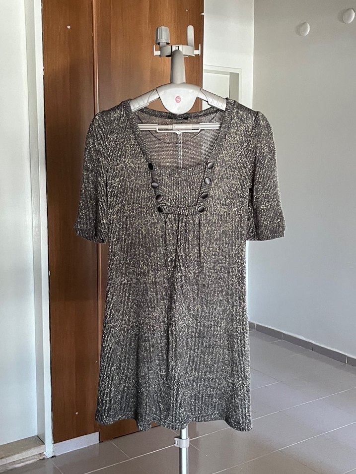 V Yaka Triko Midi Elbise - Görsel 2