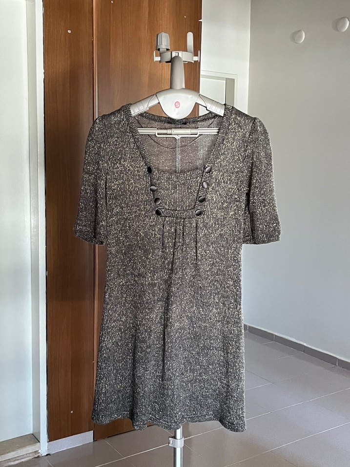 V Yaka Triko Midi Elbise - Görsel 3