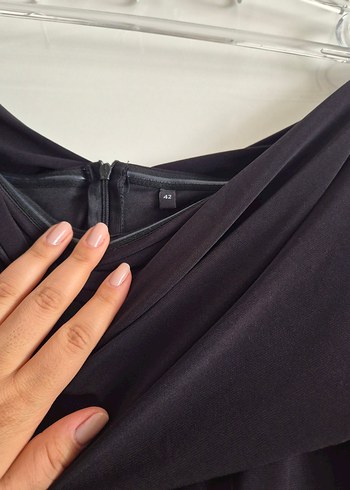 42 Beden Trendyolmilla Siyah Drapeli Uzun Kollu Kayık Yaka Elbise