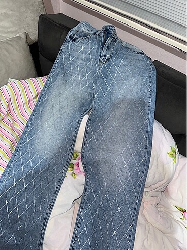 Zara taşlı jean