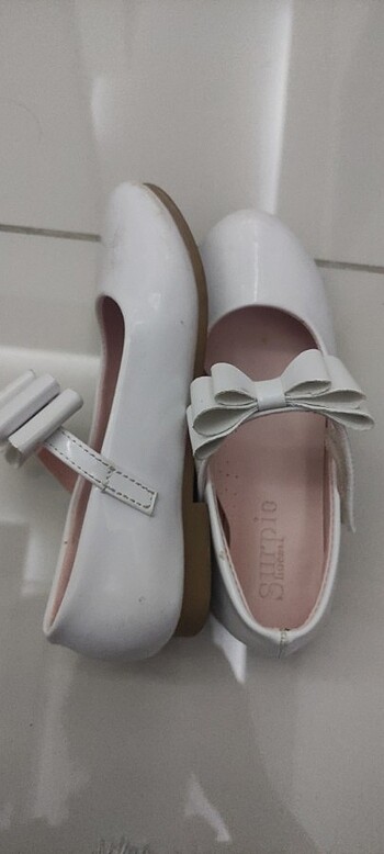 30 Beden Kız çocuk Beyaz rugan ayakkabı 