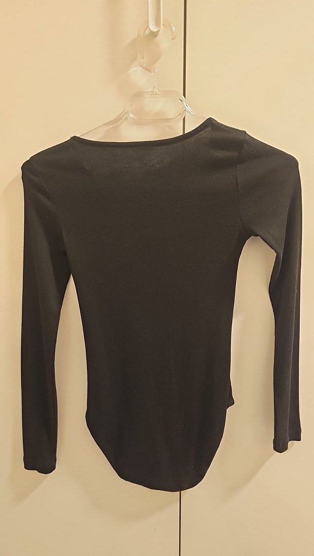 Siyah V Yaka Uzun Kollu Gotik Bluz - Görsel 2