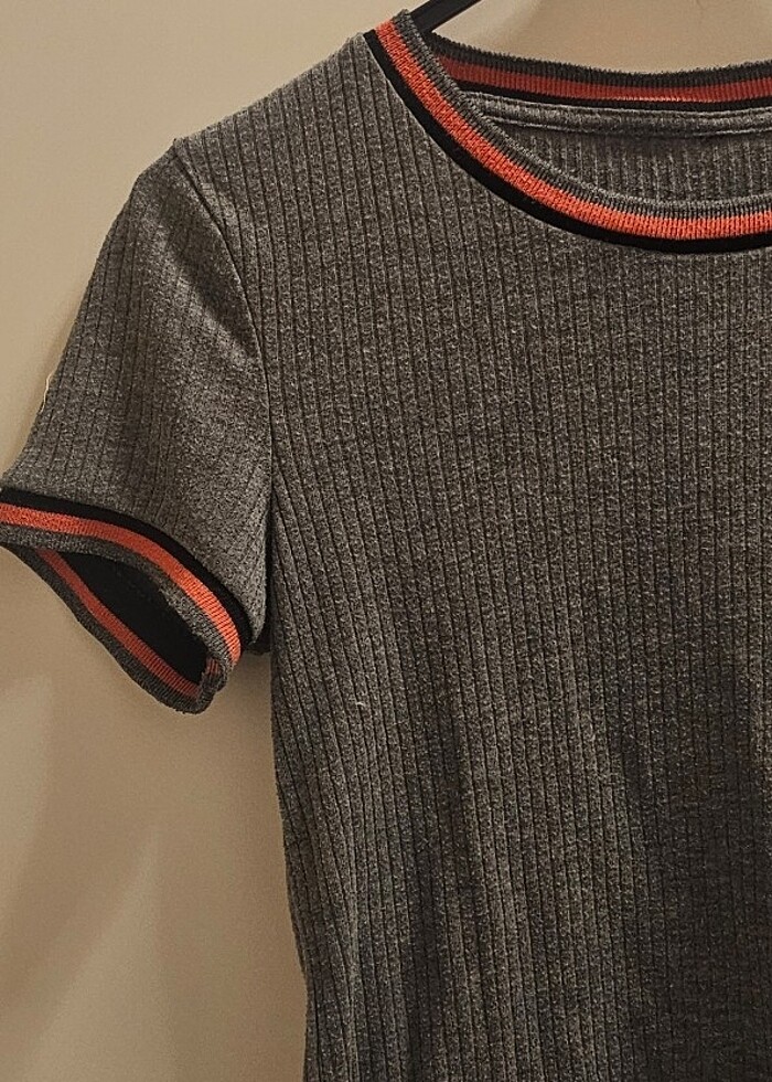 Gri Kısa Kollu Bluz - Görsel 2