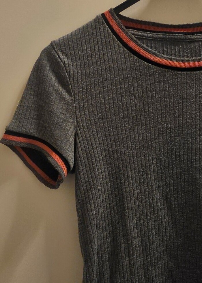 Gri Kısa Kollu Bluz - Görsel 3