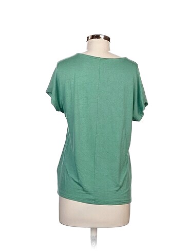 l Beden LC Waikiki T-shirt %70 İndirimli.