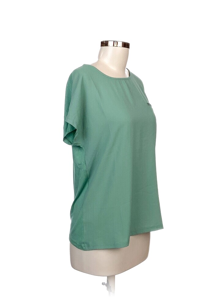 LC Waikiki T-shirt %70 İndirimli. - Görsel 2