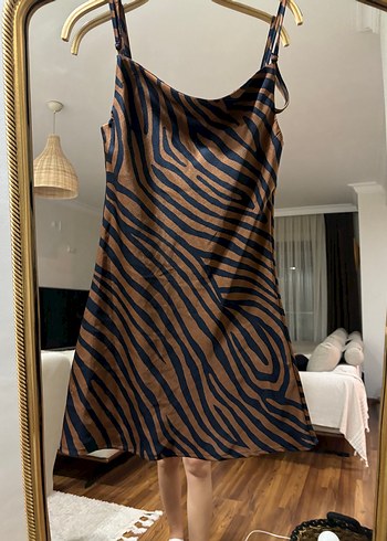 Zebra Desenli Kahverengi Midi Elbise